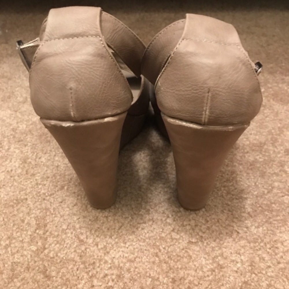Chinese laundry wedges
